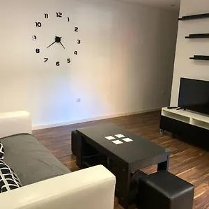 https://precioso-piso-con-patio-a-200m-de-la-playa.hotelsinnerja.org